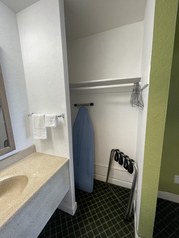 2 Queen Bed Room